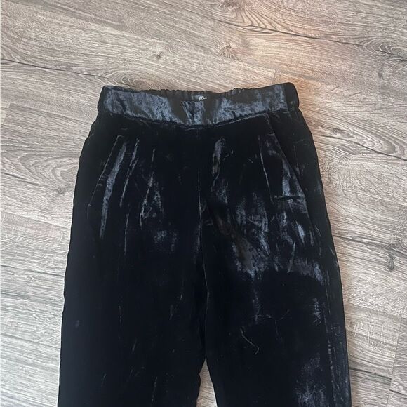 J Crew Easy  H2684 Elastic Waist Pull On Black Velvet Crop Pants size 0 - Picture 6 of 6